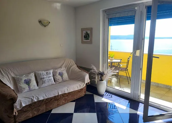 Apartment Maryana With A Beautiful View Klenovica