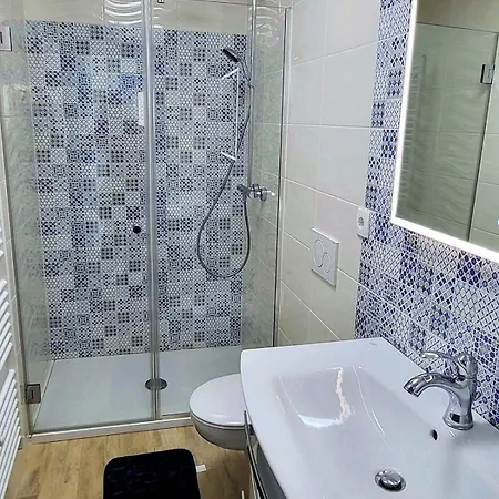 Mary With A Beautiful View Lejlighed Klenovica